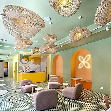 Hostel Boavista 83 *