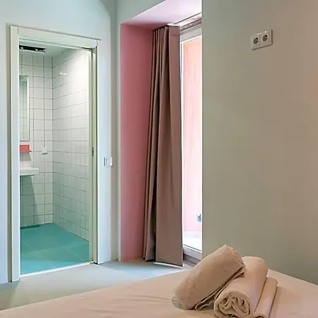 Hostel Boavista 83 *